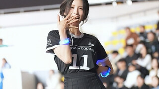 纤细的身材舞蹈却很有力量感