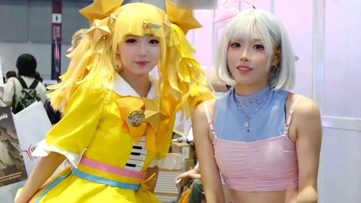 ماذا؟！！ كيف عرفت أن فتاة جميلة قبلتني في BW!