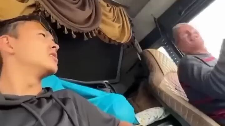 Otostop çeken kazak turist, gaye tır şoförünün ahlaksız teklifiyle karşılaştı.