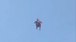 女孩子赶快走，只有男孩子才能留下来。
