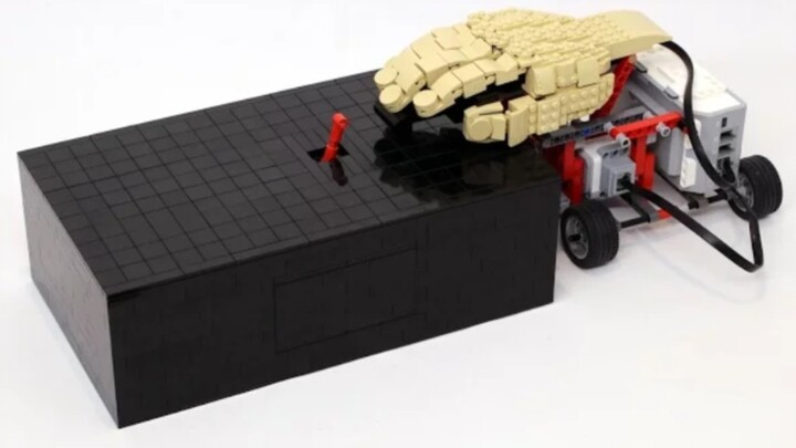 A funny Lego box