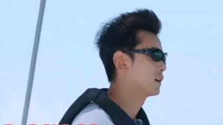 Klip pendek Reba yang diberi isyarat di kompleks baru, tapi Reba adalah penggagasnya