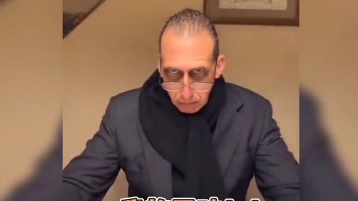 Bố tỏ ra chán ghét lắm, nhưng thực ra đang thích thú lắm luôn haha, chỉ có thể nói là giống hệt nhau