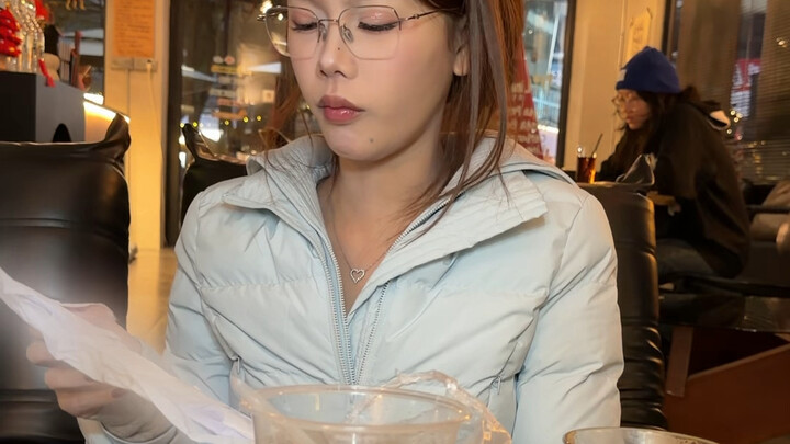 Standing Sanitary Pads