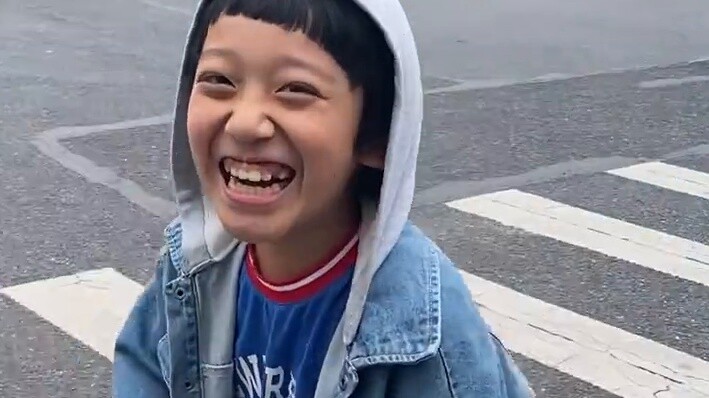 Bán hết đồ chơi để mua Kamen Rider...