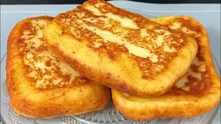 把土豆泥做成馅饼皮，裹着芝士油炸，谁能抵抗这样能拉丝的“夹心面包”呢？