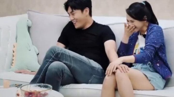 أم تشين مضحكة جدًا هكذا! اتضح أن خلايا الفكاهة لدى تشين هاو ورثها من أمه.