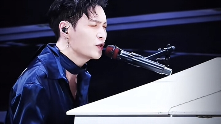 When the group was at its peak, Zhang Yixing never mentioned EXO during his performances. As members