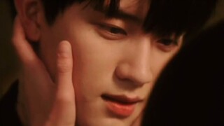 This eye contact scene is amazing! I can actually see this in idol dramas!