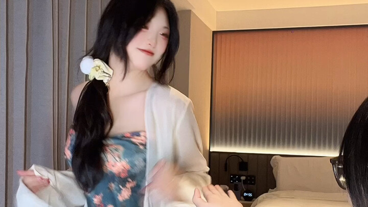 当我给好久不见的闺蜜跳擦边舞~
