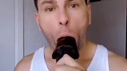 أُصبت بالإغماء من هول دفتر العناوين