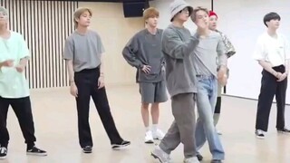 [BTS] 200901 Official Instagram Update: VMAs 'Dynamite' Practice Room Short Video