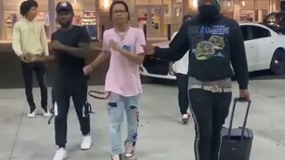 👮🏾‍♀️PoPo sudah ada di sini dan kita harus mengguncangnya