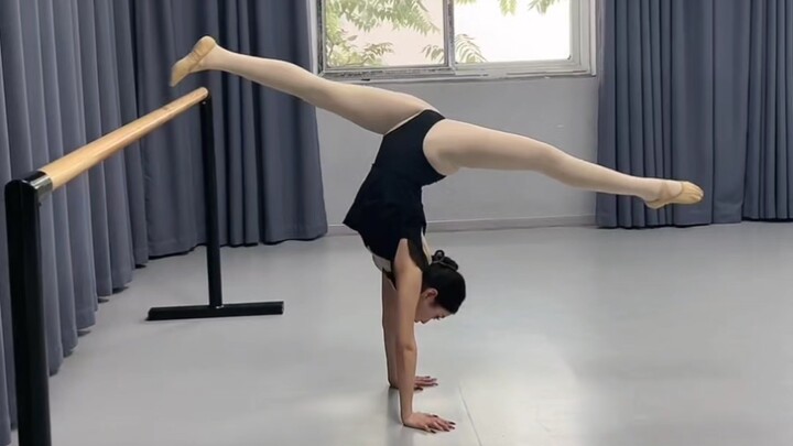 การแสดงความสามารถของครูสอนเต้น 544