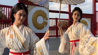 กระแสการออม: การวาดภาพเทพธิดาแห่งแม่น้ำลั่วบนฮั่นฝู