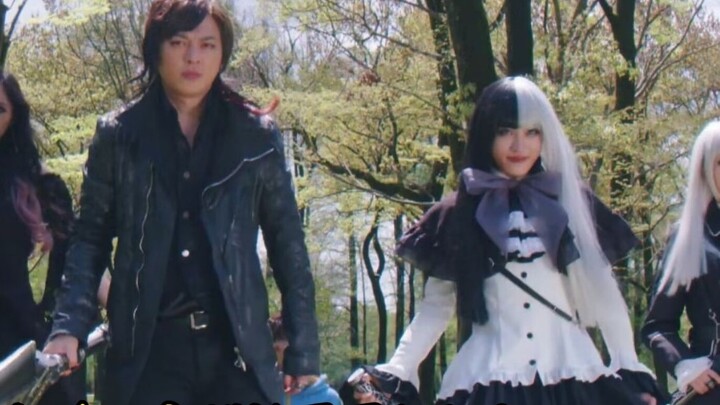 Nani! Red-bellied Mouth is actually protected by his brothers and sisters!