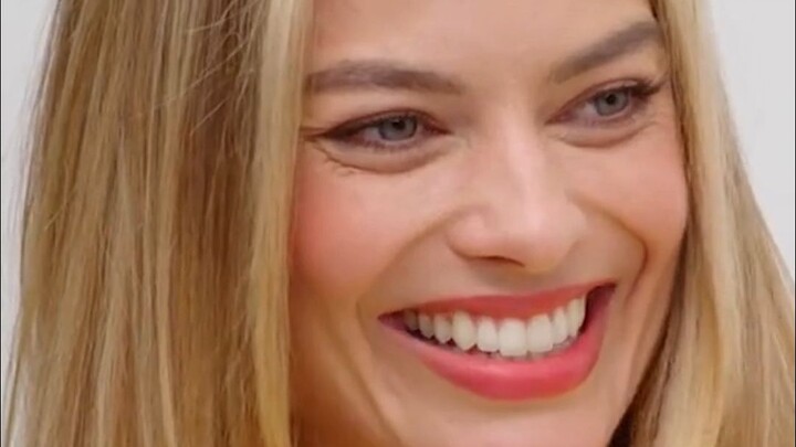 Barbie dunia nyata Margot Robbie bisa menahan napas di bawah air selama lima menit???