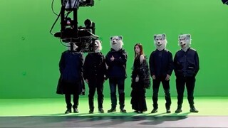 Demon Slayer: Theme song "絆ﾉ奇迹" MV shooting footage. I thought it was real scene plus special effect