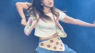 ฉันหลงใหลในเพลงพื้นบ้านและการเต้นรำริมถนนของสาวยูนนาน