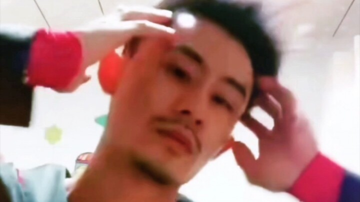 每年桃花开的时候，我就会想起德莱文。