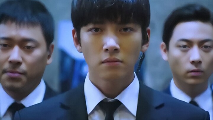 Only her bodyguard can understand the heart of the chaebol’s wife.