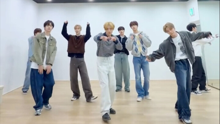 เปิดเผยท่าเต้นเพลงไตเติลเปิดตัว ALD1 “Freak Alarm” แล้ว!