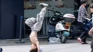 The moment when the elementary school students danced awkwardly in street dance was too showy.