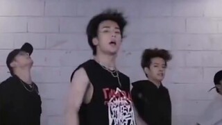 How cool is it to get an idol who has not yet completed his debut? Watch all the private clothes of 