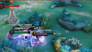 Đá team bạn khỏi trận đấu trong phút mốt p1