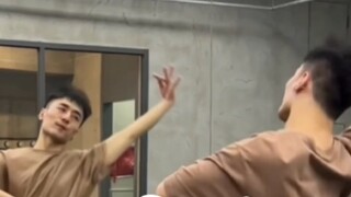 [Bai Xiaobai] Going outing in February with fireworks! Mirror version of the choreography of "Outing
