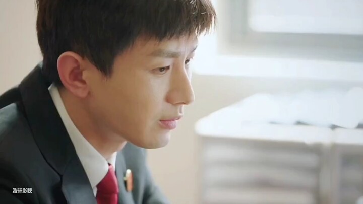 Fang Yuan berusaha mendamaikan pasangan yang bercerai, namun justru dilaporkan oleh keduanya; Zhou Y