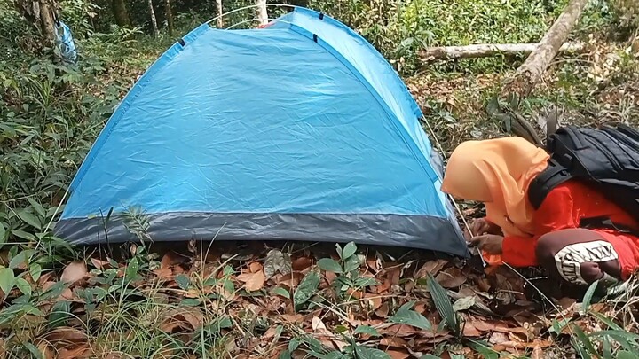 solo camping di hutan sambil menikmati kacang bubur