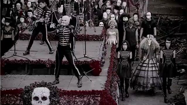 My Chemical Romance - Welcome to the Black Parade (Music Video)