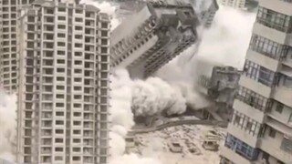 Giá nhà sụp đổ, đổ sữa đi rồi!