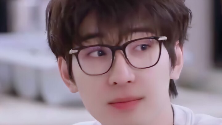 So this is how super-cute all-round Yoo-woo gets when he’s drunk!!!