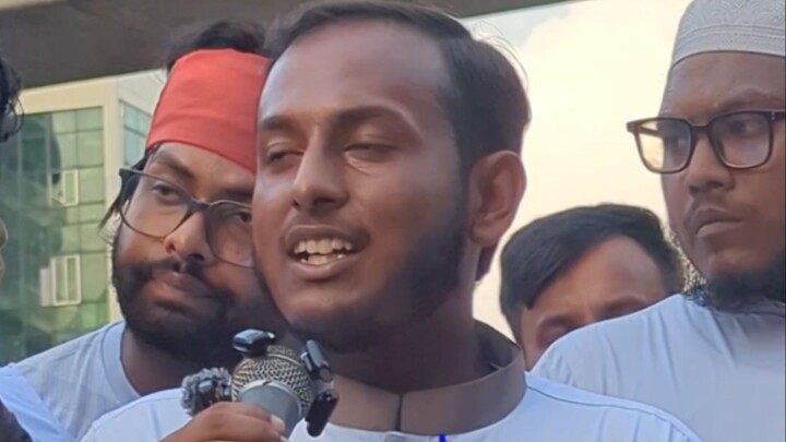 আয়াসের এক হাতের মূল্য নাকি১০ লক্ষ টাকা!