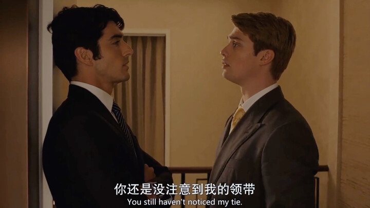 王子为了不让大众猜测政｜治｜立场，领带从来都是黑灰，但却为了他系了黄玫瑰！