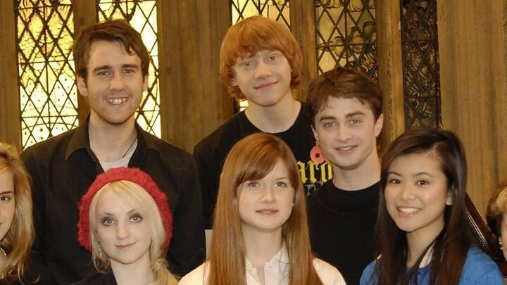 [hp|คำอำลาสุดท้ายของซีรีส์ บอกว่าการจากลามันเศร้าเกินไป คุณค่อยๆ ก้มหน้าลงพร้อมน้ำตาใสๆ และรอยยิ้ม แ