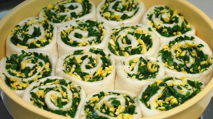 Sayur kucai dimasak begini enak banget! Setelah matang, tampilannya cantik bak bunga, setiap potongn