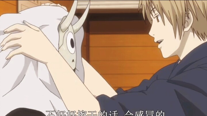 Natsume is also very gentle to monsters