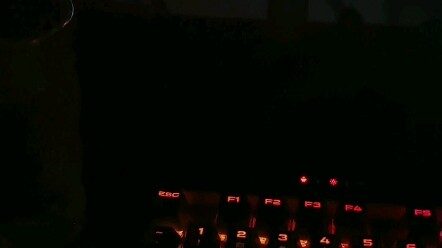 ما أهداني إياه صديقي كان يجب أن يكون أصليًا، أليس كذلك؟ أشعر دائمًا أن هناك خطبًا ما.