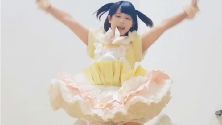 A 15-year-old little idol is just so full of energy!