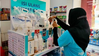 BELI SABUN SHAMPOO CURAH DI SIKLUS REFILL. ADA APLIKASINYA JUGA ANTAR KE RUMAH.