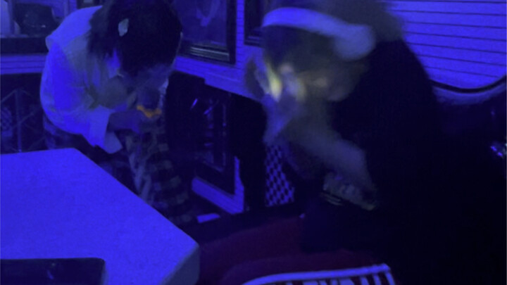 Feng Le's singing was so beautiful that even Mo Mo even knelt down.
