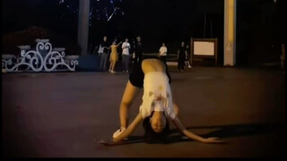 那个腰超软的高中生 下腰折点很低 感觉系统训练后能三折出肩