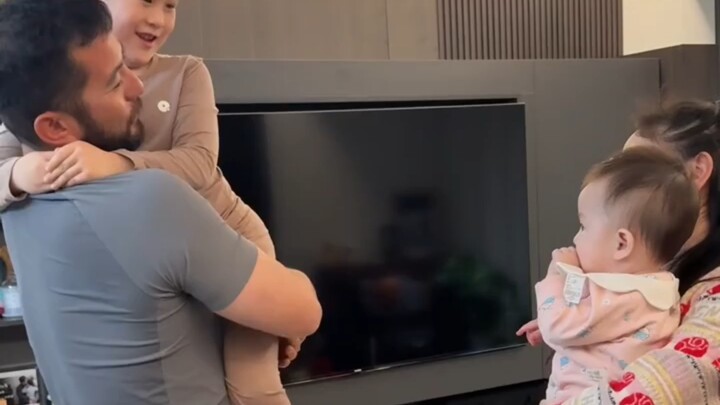 Mario: Kalau punya adik laki-laki, bolehkah memberikan adik itu kepada Kak Jie?