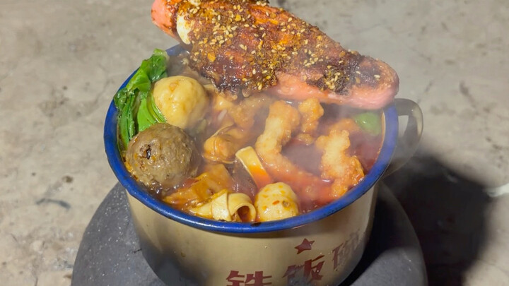 Just having some crispy pork and vermicelli soup