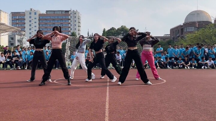 High school students do OO cover dance in the midfield of basketball | Chengdu Yulin Middle School S