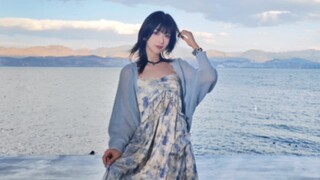 当夕阳收敛火热散射出温柔当城市的万家灯火闪烁归心是微风在我耳边呢喃是海鸥也羡慕的浪漫