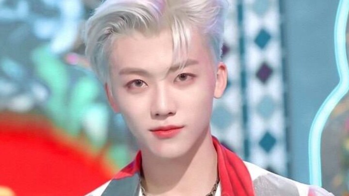 المودلز الذكور الذين تجدُهم وسيمين حتى لو لم تستطع فهم جاذبيتهم!